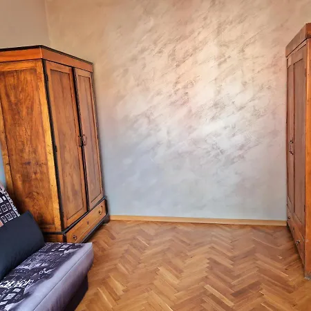 Prime Location: 2bd Flat Near Alexander Nevsky شقة *