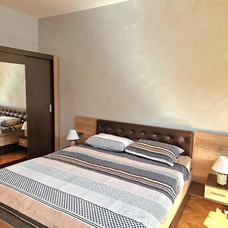 Prime Location: 2bd Flat Near Alexander Nevsky شقة