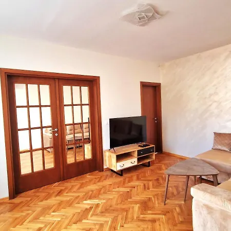 Prime Location: 2bd Flat Near Alexander Nevsky Апартамент